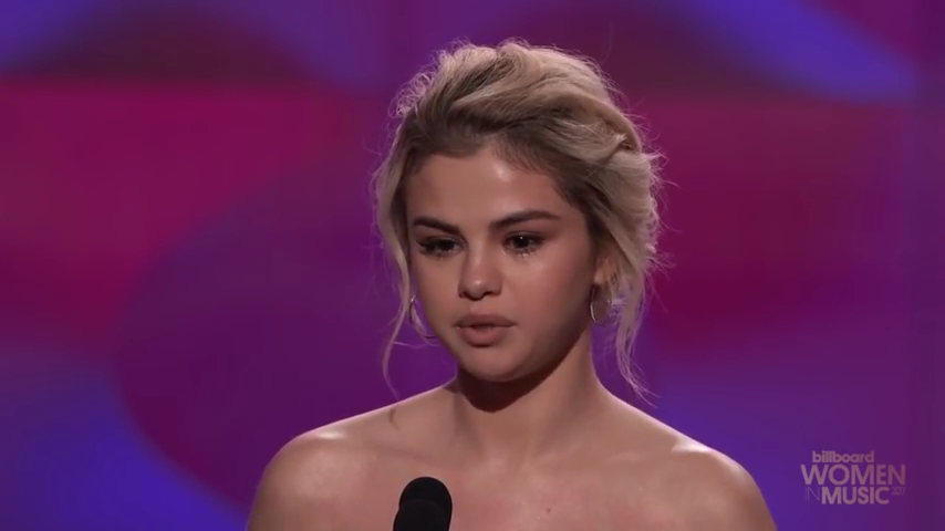 Selena_Gomez_Tearfully_Accepts_Woman_of_the_Year_Award_at_Billboard_s_Women_in_Music_2017_-_YouTube_28480p29_mp40145.png