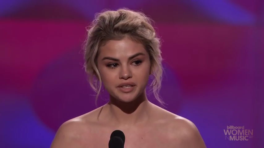 Selena_Gomez_Tearfully_Accepts_Woman_of_the_Year_Award_at_Billboard_s_Women_in_Music_2017_-_YouTube_28480p29_mp40169.png