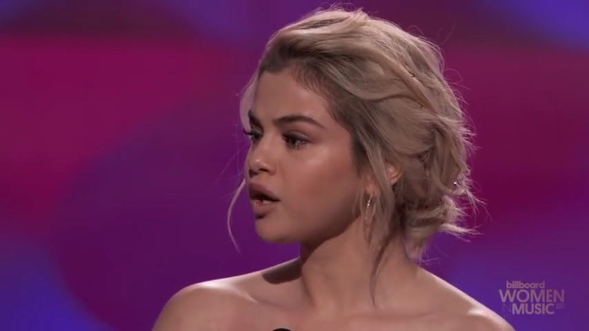 Selena_Gomez_Tearfully_Accepts_Woman_of_the_Year_Award_at_Billboard_s_Women_in_Music_2017_-_YouTube_28480p29_mp40213.png