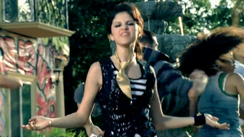 Selena_Gomez_-_Tell_Me_Something_I_Don_t_Know_-_YouTube_28480p29_mp40243.png