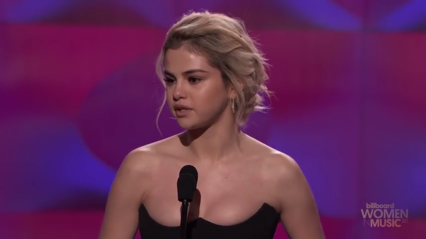Selena_Gomez_Tearfully_Accepts_Woman_of_the_Year_Award_at_Billboard_s_Women_in_Music_2017_-_YouTube_28480p29_mp40070.png