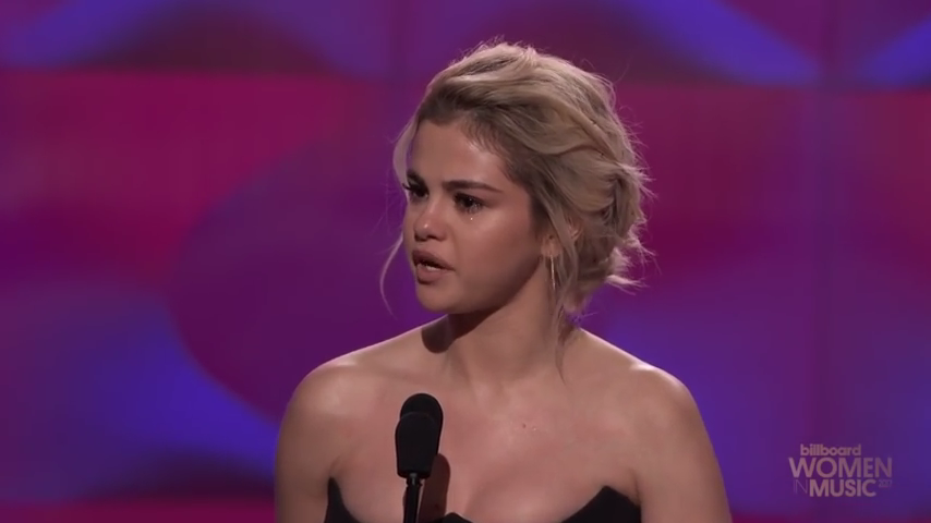Selena_Gomez_Tearfully_Accepts_Woman_of_the_Year_Award_at_Billboard_s_Women_in_Music_2017_-_YouTube_28480p29_mp40081.png