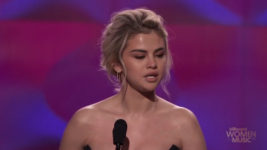 Selena_Gomez_Tearfully_Accepts_Woman_of_the_Year_Award_at_Billboard_s_Women_in_Music_2017_-_YouTube_28480p29_mp40086.png