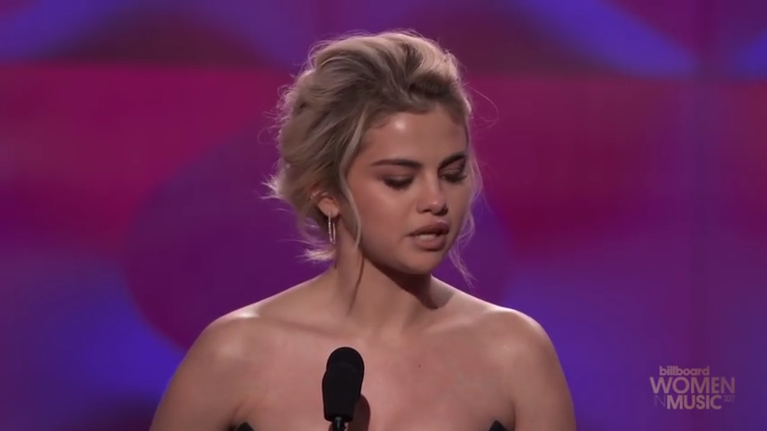 Selena_Gomez_Tearfully_Accepts_Woman_of_the_Year_Award_at_Billboard_s_Women_in_Music_2017_-_YouTube_28480p29_mp40087.png