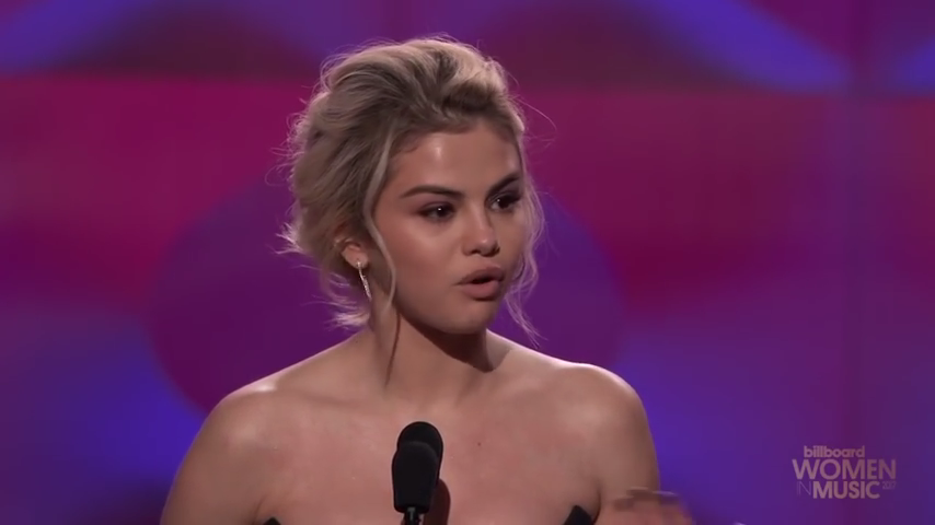 Selena_Gomez_Tearfully_Accepts_Woman_of_the_Year_Award_at_Billboard_s_Women_in_Music_2017_-_YouTube_28480p29_mp40091.png