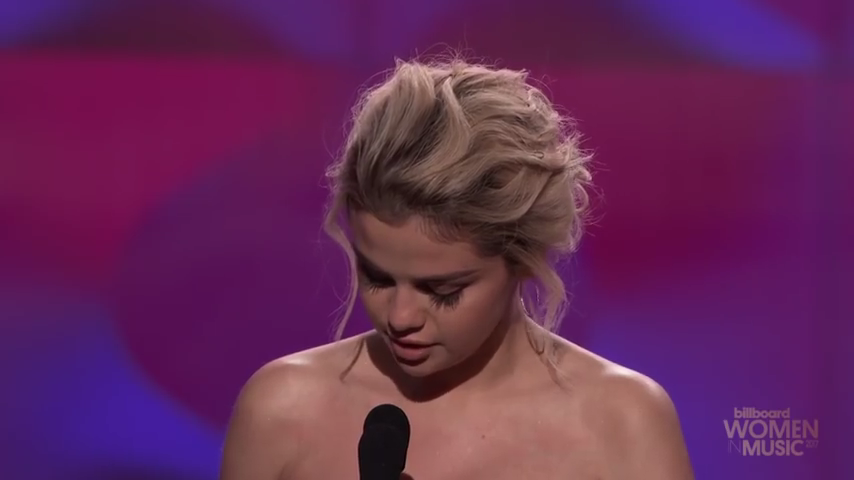 Selena_Gomez_Tearfully_Accepts_Woman_of_the_Year_Award_at_Billboard_s_Women_in_Music_2017_-_YouTube_28480p29_mp40103.png
