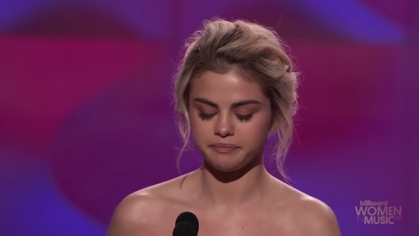 Selena_Gomez_Tearfully_Accepts_Woman_of_the_Year_Award_at_Billboard_s_Women_in_Music_2017_-_YouTube_28480p29_mp40149.png