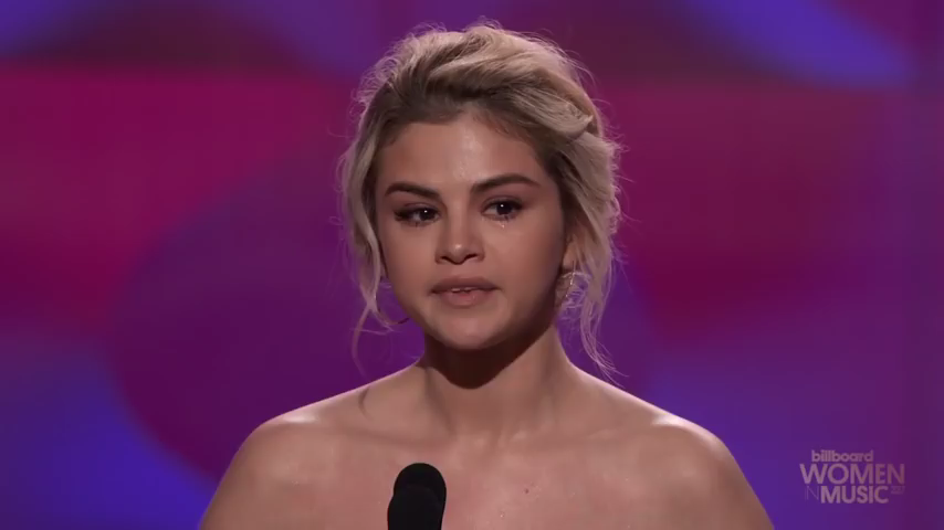 Selena_Gomez_Tearfully_Accepts_Woman_of_the_Year_Award_at_Billboard_s_Women_in_Music_2017_-_YouTube_28480p29_mp40168.png