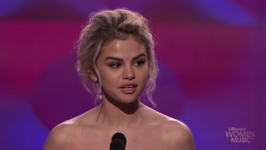 Selena_Gomez_Tearfully_Accepts_Woman_of_the_Year_Award_at_Billboard_s_Women_in_Music_2017_-_YouTube_28480p29_mp40170.png