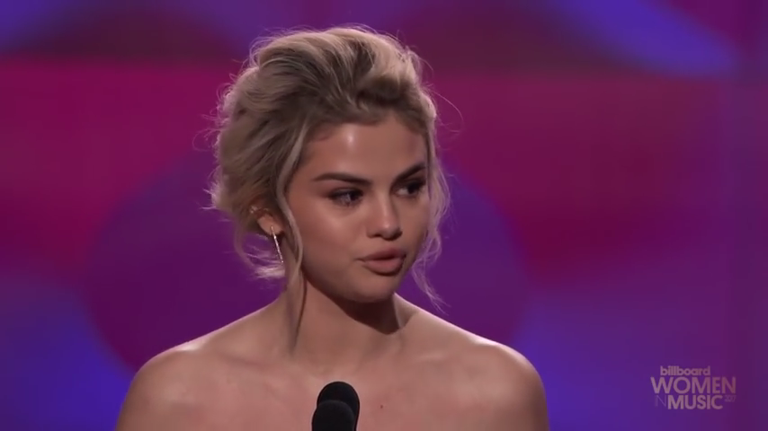 Selena_Gomez_Tearfully_Accepts_Woman_of_the_Year_Award_at_Billboard_s_Women_in_Music_2017_-_YouTube_28480p29_mp40172.png