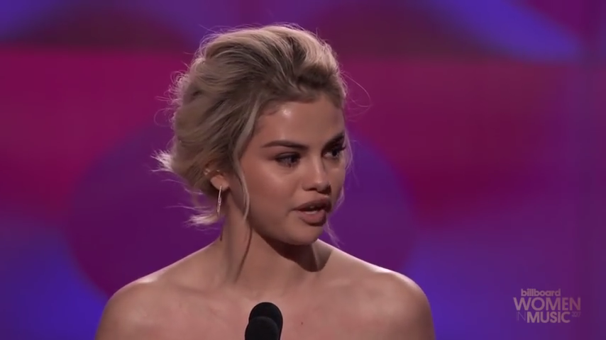 Selena_Gomez_Tearfully_Accepts_Woman_of_the_Year_Award_at_Billboard_s_Women_in_Music_2017_-_YouTube_28480p29_mp40173.png