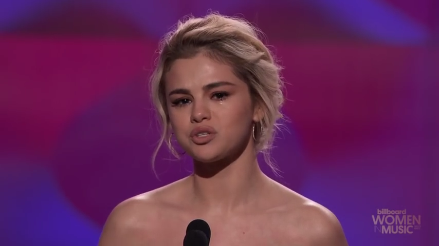 Selena_Gomez_Tearfully_Accepts_Woman_of_the_Year_Award_at_Billboard_s_Women_in_Music_2017_-_YouTube_28480p29_mp40180.png