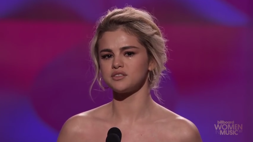 Selena_Gomez_Tearfully_Accepts_Woman_of_the_Year_Award_at_Billboard_s_Women_in_Music_2017_-_YouTube_28480p29_mp40181.png