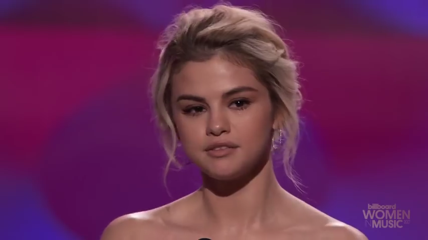 Selena_Gomez_Tearfully_Accepts_Woman_of_the_Year_Award_at_Billboard_s_Women_in_Music_2017_-_YouTube_28480p29_mp40216.png