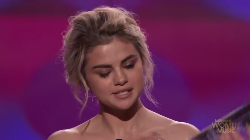 Selena_Gomez_Tearfully_Accepts_Woman_of_the_Year_Award_at_Billboard_s_Women_in_Music_2017_-_YouTube_28480p29_mp40217.png