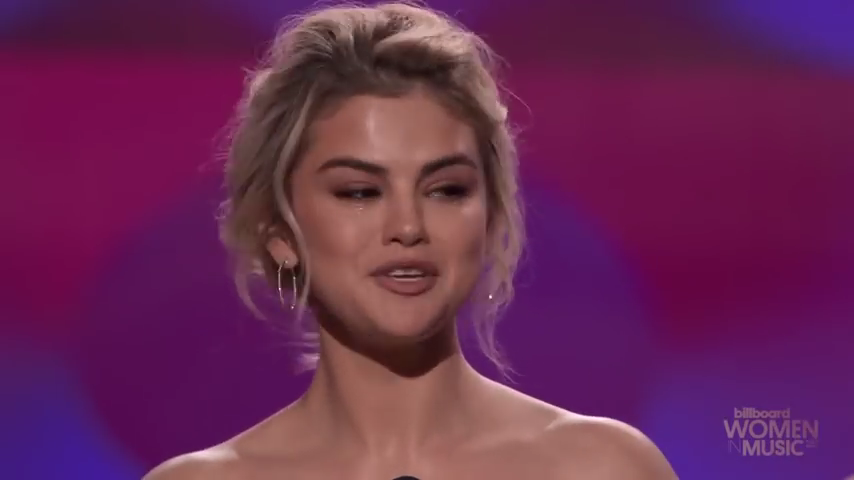 Selena_Gomez_Tearfully_Accepts_Woman_of_the_Year_Award_at_Billboard_s_Women_in_Music_2017_-_YouTube_28480p29_mp40218.png