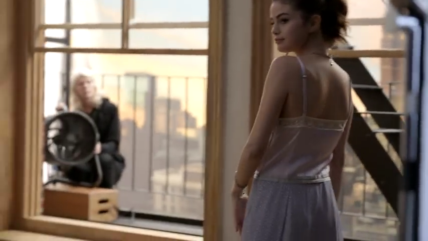 Up_Close_with_Selena_Gomez_for_Coach_Spring_2018_-_YouTube_28480p29_mp40102.png