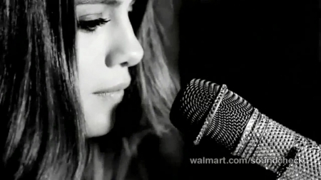 Selena_Gomez_Walmart_Soundcheck-_Hit_the_Lights_056.jpg