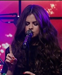 Selena_Gomez_Slow_Down_Live_with_Kelly_and_Michael_054.jpg