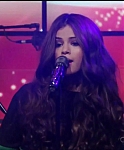 Selena_Gomez_Slow_Down_Live_with_Kelly_and_Michael_066.jpg