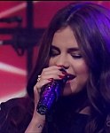Selena_Gomez_Slow_Down_Live_with_Kelly_and_Michael_108.jpg