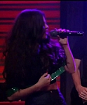 Selena_Gomez_Slow_Down_Live_with_Kelly_and_Michael_128.jpg