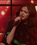 Selena_Gomez_Slow_Down_Live_with_Kelly_and_Michael_163.jpg