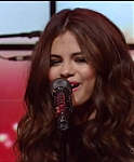 Selena_Gomez_Slow_Down_Live_with_Kelly_and_Michael_330.jpg