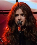 Selena_Gomez_Slow_Down_Live_with_Kelly_and_Michael_342.jpg