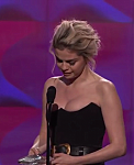 Selena_Gomez_Tearfully_Accepts_Woman_of_the_Year_Award_at_Billboard_s_Women_in_Music_2017_-_YouTube_28480p29_mp40019.png