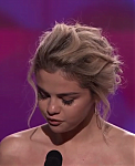 Selena_Gomez_Tearfully_Accepts_Woman_of_the_Year_Award_at_Billboard_s_Women_in_Music_2017_-_YouTube_28480p29_mp40132.png