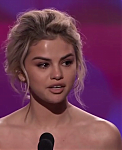 Selena_Gomez_Tearfully_Accepts_Woman_of_the_Year_Award_at_Billboard_s_Women_in_Music_2017_-_YouTube_28480p29_mp40170.png