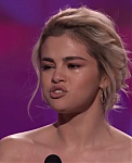Selena_Gomez_Tearfully_Accepts_Woman_of_the_Year_Award_at_Billboard_s_Women_in_Music_2017_-_YouTube_28480p29_mp40188.png