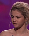Selena_Gomez_Tearfully_Accepts_Woman_of_the_Year_Award_at_Billboard_s_Women_in_Music_2017_-_YouTube_28480p29_mp40193.png