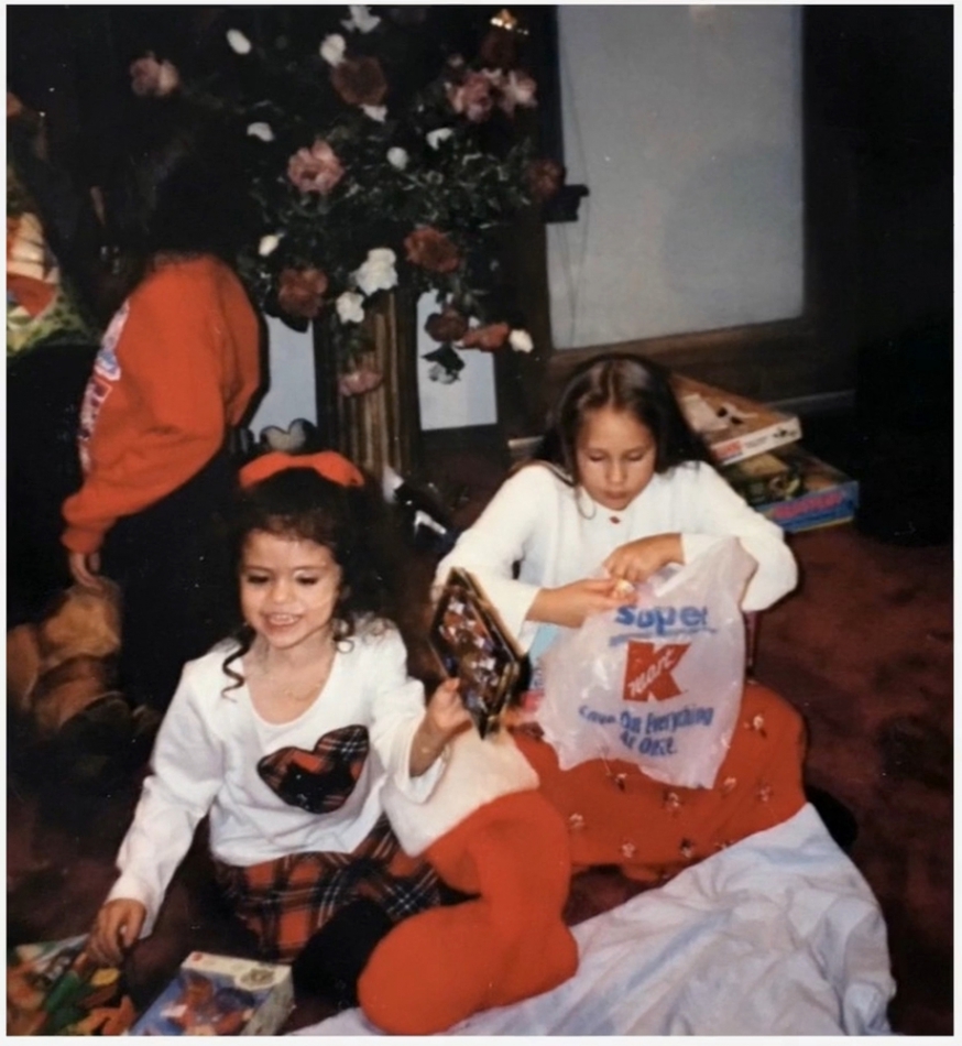 Selena-plus-Chef-Christmas-2.jpg