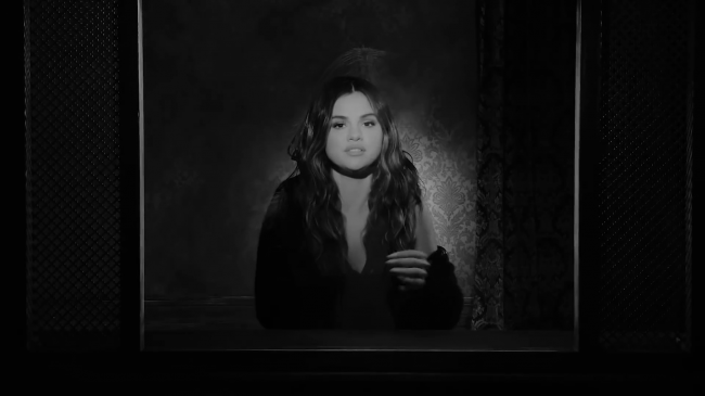 Selena_Gomez_-_Lose_You_To_Love_Me_28Official_Music_Video29_-_YouTube_281080p29_mp40949.png