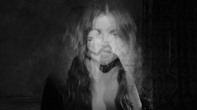 Selena_Gomez_-_Lose_You_To_Love_Me_28Official_Music_Video29_-_YouTube_281080p29_mp40976.png