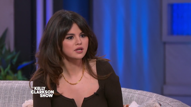 Selena_Gomez_On_Awkward_First_Kiss_With_Dylan_Sprouse_-_YouTube_281080p29_mp40630.png