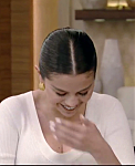 Selena_Gomez_Got_Stung_by_a_Bee_in_Hawaii_-_YouTube_28720p29_mp40233.png