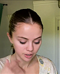 Selena_Gomez_s_Guide_to_the_Perfect_Cat_Eye___Beauty_Secrets___Vogue_-_YouTube_281080p29_mp40082.png