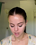 Selena_Gomez_s_Guide_to_the_Perfect_Cat_Eye___Beauty_Secrets___Vogue_-_YouTube_281080p29_mp40083.png