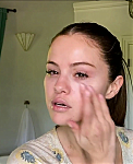 Selena_Gomez_s_Guide_to_the_Perfect_Cat_Eye___Beauty_Secrets___Vogue_-_YouTube_281080p29_mp40087.png