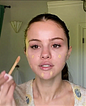 Selena_Gomez_s_Guide_to_the_Perfect_Cat_Eye___Beauty_Secrets___Vogue_-_YouTube_281080p29_mp40118.png