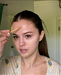 Selena_Gomez_s_Guide_to_the_Perfect_Cat_Eye___Beauty_Secrets___Vogue_-_YouTube_281080p29_mp40119.png