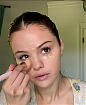 Selena_Gomez_s_Guide_to_the_Perfect_Cat_Eye___Beauty_Secrets___Vogue_-_YouTube_281080p29_mp40154.png