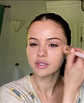 Selena_Gomez_s_Guide_to_the_Perfect_Cat_Eye___Beauty_Secrets___Vogue_-_YouTube_281080p29_mp40165.png