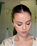 Selena_Gomez_s_Guide_to_the_Perfect_Cat_Eye___Beauty_Secrets___Vogue_-_YouTube_281080p29_mp40193.png