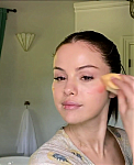 Selena_Gomez_s_Guide_to_the_Perfect_Cat_Eye___Beauty_Secrets___Vogue_-_YouTube_281080p29_mp40199.png