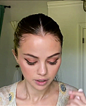 Selena_Gomez_s_Guide_to_the_Perfect_Cat_Eye___Beauty_Secrets___Vogue_-_YouTube_281080p29_mp40429.png