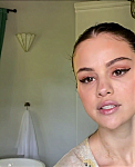 Selena_Gomez_s_Guide_to_the_Perfect_Cat_Eye___Beauty_Secrets___Vogue_-_YouTube_281080p29_mp40430.png